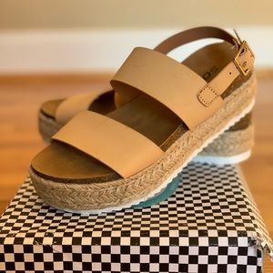 Soda Kazoo Flatform Thick Strap Espadrille Sandals